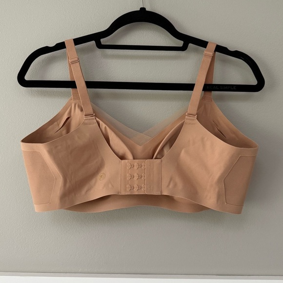 Honeylove CrossOver Bra in Sand - 38D/DD(E) - Picture 5 of 10
